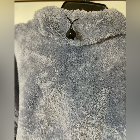 BDG Fuzzy Cropped Hoodie One Size Warm Loungewear Soft Winter - Picture 4 of 8
